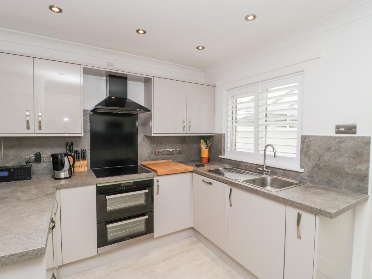 14 Lyme Mews Villa Сийтън Екстериор снимка