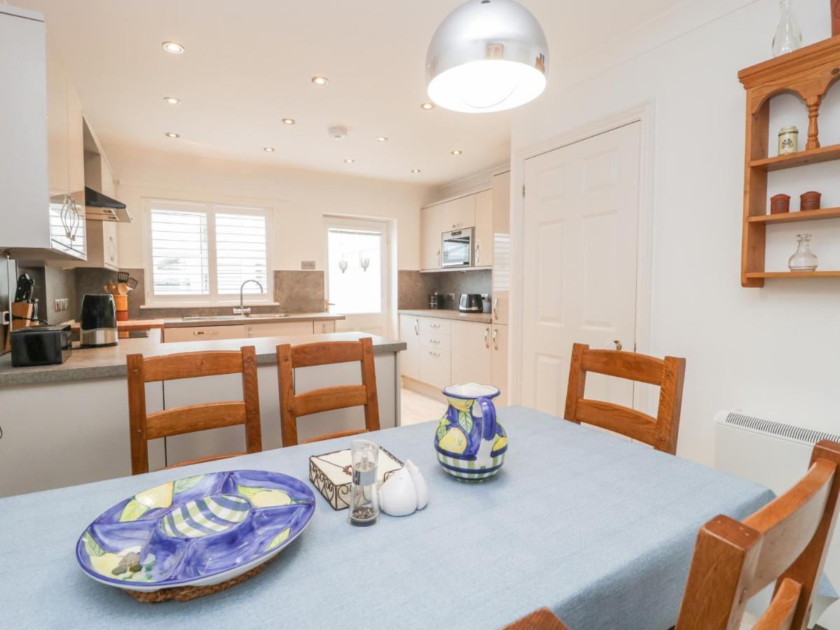 14 Lyme Mews Villa Сийтън Екстериор снимка